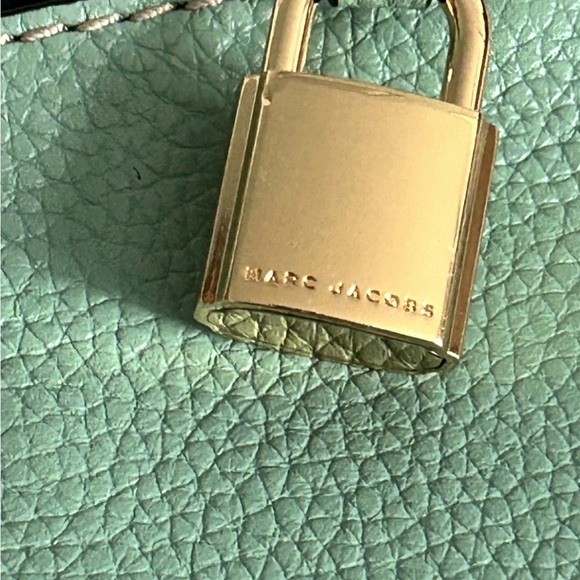 Marc Jacobs Teal Light Green Leather Zipper Clutch Pouch with Gold Lock 9"x6" - Picture 5 of 7